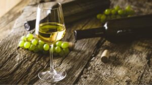 Белое вино (виды, цены, лучшие вина для покупки в 2023 году)